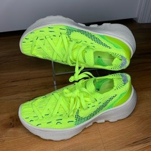 Nike Space Hippie 04 Lemon Twist/Geode Teal/Volt" WmNs 10 Men 8.5 sneaker Neon